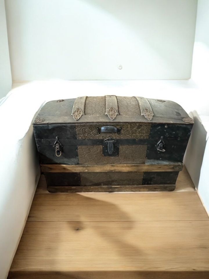 Antique 1880s humpback Trunk Chest