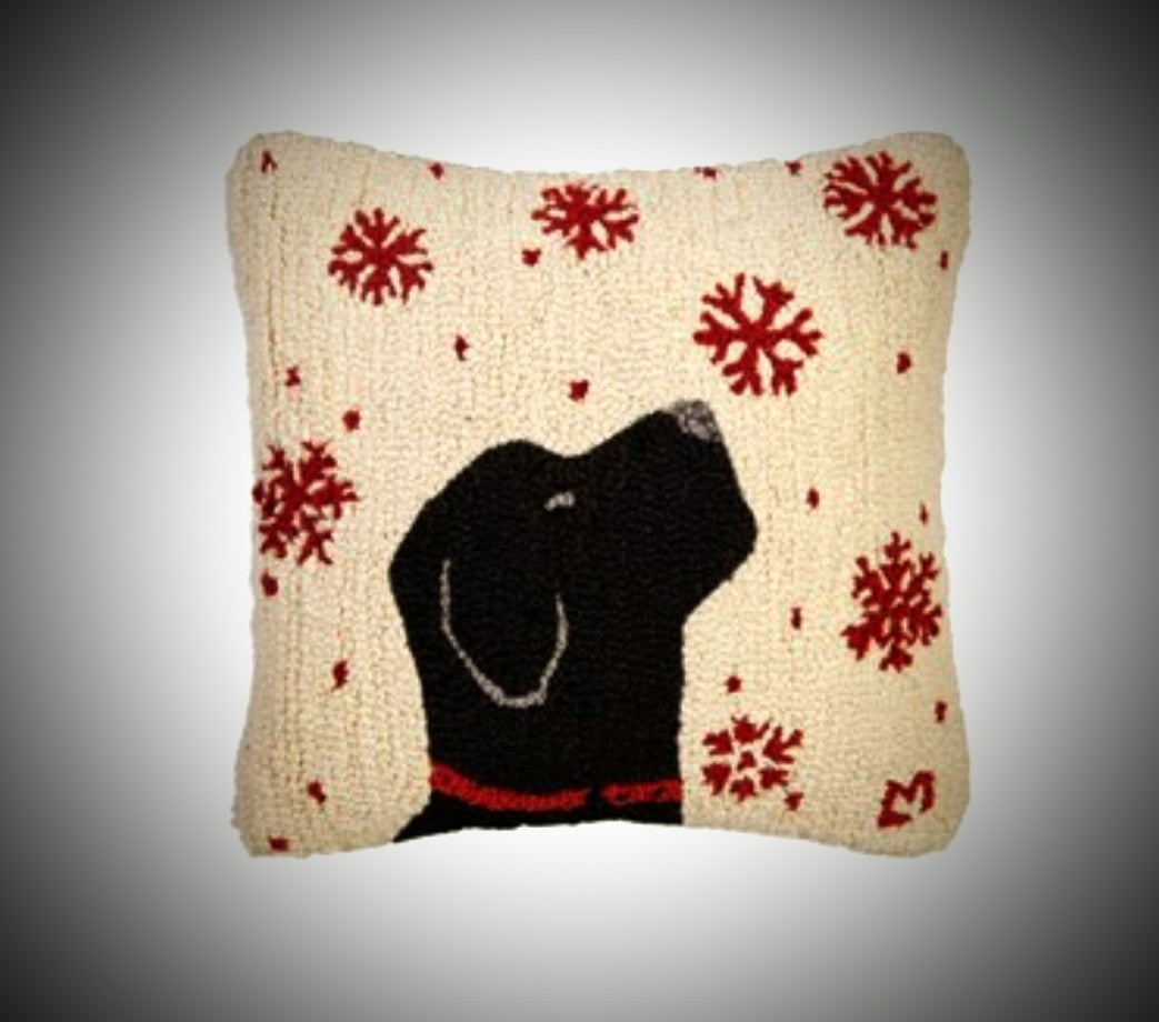 #165BLFL BLACK LAB CATCHING FLAKES Wool Hooked 18x18 Pillow